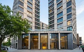 Urban Chic - Luxury 2-Bedroom, Mennica Residence